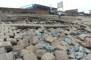 Hà Tĩnh: Kè biển Cẩm Nhượng lại sạt lở nghiêm trọng