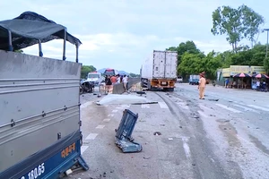Hiện trường vụ tai nạn giao thông khiến 3 người tử vong sáng 8-6 tại xã Cẩm Thịnh (huyện Cẩm Xuyên, tỉnh Hà Tĩnh)