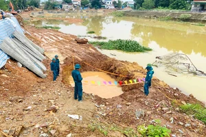 Khu vực hiện trường phát hiện quả bom 