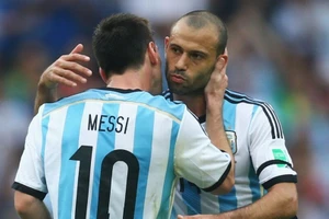 Messi sợ Mascherano không có suất trong đội tuyển Argentina. Ảnh: Getty Images