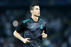 Ronaldo gặp phải vấn đề về cơ. Ảnh: Getty Images