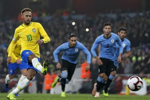 Neymar tiếp tục cải thiện kỷ lục ghi bàn cho Selecao. Ảnh: Getty Images 