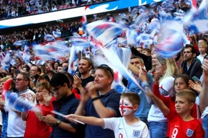 Hình ảnh náo nhiệt tại Euro 2020 là cơ sở để tin Preimier League sớm đón khán giả trở lại.