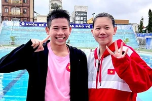 Ánh Viên và em trai Quang Thuấn tại giải ở TT-Huế. 