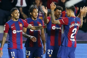 Barcelona giành lại vị trí thứ hai La Liga với chiến thắng 2-0 trên sân nhà trước Sociedad.