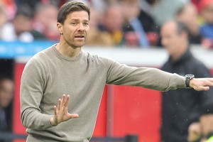 Leverkusen được cho đang chuẩn bị cho sự ra đi của HLV Xabi Alonso vào mùa hè năm sau.