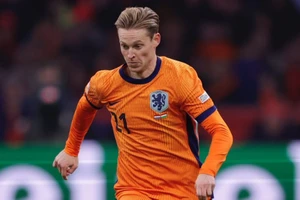 Frenkie de Jong trở lại tuyển Hà Lan lần đầu tiên sau 14 tháng ở chiến thắng 4-0 trước Hungary.