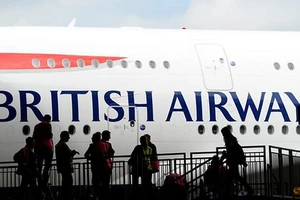 Một máy bay British Airways tại sân bay Heathrow ở London, Anh. Ảnh: REUTERS