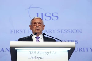  Bộ trưởng Quốc phòng Mỹ James Mattis phát biểu tại Đối thoại Shangri-La lần thứ 16 ở Singapore. Ảnh: Reuters