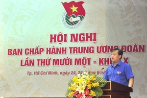 Đồng chí Lê Quốc Phong - Ủy viên dự khuyết BCH Trung ương Đảng, Bí thư thứ nhất BCH Trung ương Đoàn phát biểu khai mạc hội nghị