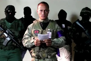 Phi công Oscar Pérez trong video đăng trên Instagram là người dùng trực thăng để tấn công trụ sở Tòa án tối cao, Bộ Nội vụ và Bộ Tư pháp Venezuela 