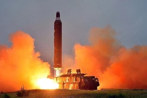 Một vụ phóng thử tên lửa của Triều Tiên. Ảnh: REUTERS