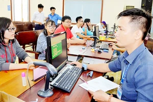 Thí sinh đăng ký xét tuyển vào Trường ĐH Sài Gòn năm 2016 