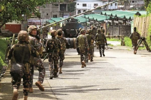 Quân đội Philippines tại Marawi. Ảnh: INQUIRER
