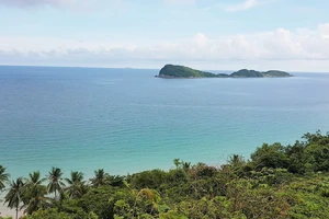 Cảnh thanh bình trên biển đảo Nam Du