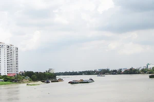 Cảnh quan và không gian kiến trúc hai bên bờ sông Sài Gòn chưa được khai thác để phục vụ phát triển kinh tế 
