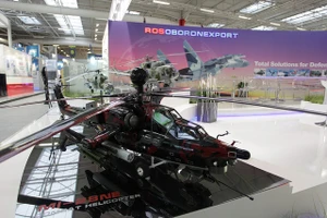 Sản phẩm của công ty xuất khẩu vũ khí quốc doanh Rosoboronexport (Nga) tại một triển lãm. Ảnh: ROSTEC