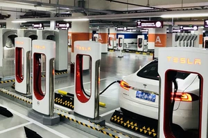 Trạm sạc xe điện của Tesla ở Thượng Hải