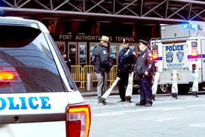 Cảnh sát Mỹ phong tỏa hiện trường vụ khủng bố