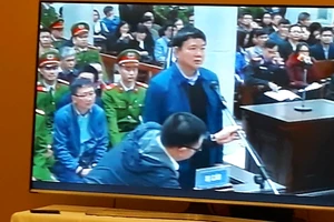 Ông Đinh La Thăng tại phiên tòa sáng ngày 8-1. Ảnh: QUỐC KHÁNH