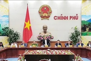 Đồng chí Trương Hòa Bình, Ủy viên Bộ Chính trị, Phó Thủ tướng Thường trực Chính phủ chủ trì phiên họp