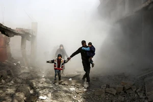 Đông Ghouta - nơi lực lượng Chính phủ Syria đang đẩy mạnh tấn công quân nổi dậy - trong hoang tàn