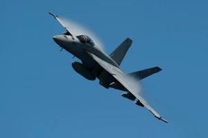 Một tiêm kích F-18. Ảnh: US Navy