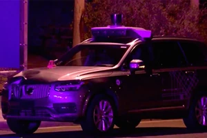 Uber ngừng xe tự lái sau tai nạn chết người