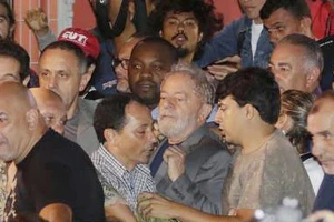 Cựu Tổng thống Brazil Lula da Silva đã chấp hành lệnh bắt giữ để thi hành án. Nguồn: TTXVN 