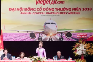 Đoàn Chủ tịch tham dự Đại hội đồng cổ đông thường niên năm 2018 của Công ty cổ phần Hàng không Vietjet 