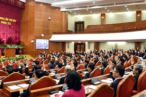 Bầu bổ sung hai đồng chí Trần Cẩm Tú và Trần Thanh Mẫn vào Ủy viên Ban Bí thư khóa XII