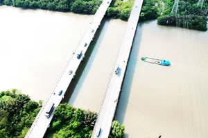 Hai bờ kênh Mương Chuối huyện Nhà Bè đoạn cầu Phước Kiển Ảnh: CAO THĂNG 