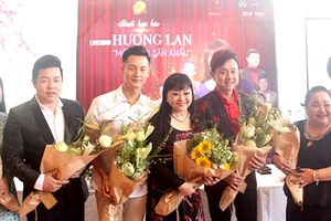 Ca sĩ Hương Lan và các nghệ sĩ sẽ tham gia live show của chị