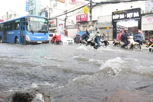 Đường Võ Văn Ngân, quận Thủ Đức ngập nặng mỗi khi mưa lớn. Ảnh: VÕ THẮM