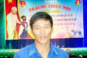  Thầy giáo trẻ Hồ Văn Mẫn 