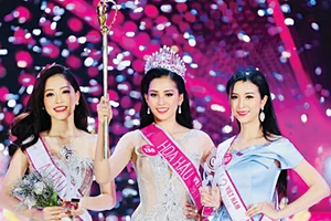 Hoa hậu Trần Tiểu Vy cùng Á hậu 1 Bùi Phương Nga và Á hậu 2 Nguyễn Thị Thúy An 