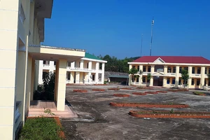Cơ sở Trường THCS Hương Quang bỏ hoang không sử dụng trong nhiều năm