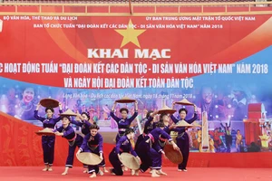 Khai mạc tuần “Đại đoàn kết các dân tộc - Di sản văn hóa Việt Nam”. Ảnh: TTXVN