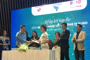 Công ty TNHH đầu tư – khai thác Nguyên Hanh Lợi ký kết hợp đồng với nhà đầu tư cho hạng mục trường học ​
