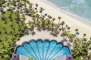 Bể bơi hình con sò - Shell Pool cũng được vinh danh là Khu nghỉ dưỡng có bể bơi đẹp nhất thế giới 2018 
