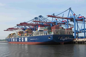 Khu cảng Cái Mép - Thị Vải đón siêu tàu container hàng tuần