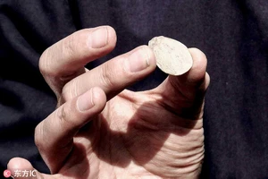 Israel phát hiện đồng tiền xu gần 2.000 năm tuổi