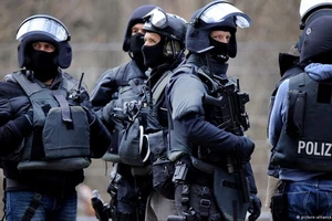 Đức bắt giữ 11 đối tượng âm mưu tấn công khủng bố