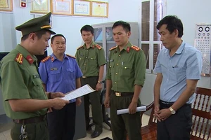 Cơ quan An ninh điều tra Công an tỉnh Sơn La đọc lệnh khởi tố, bắt tạm giam một bị can trong vụ gian lận thi cử mới đây