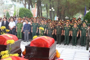 Lễ truy điệu và án táng 18 hài cốt liệt sĩ hy sinh trên đất bạn Lào tại Nghĩa trang Liệt sĩ TP Huế