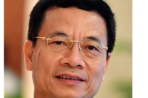 Bộ trưởng Bộ Thông tin - Truyền thông Nguyễn Mạnh Hùng 