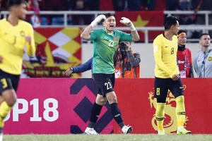 Thủ môn Đặng Văn Lâm trong màu áo đội tuyển Việt Nam tại Vòng chung kết AFF Cup 2018. Ảnh: MINH HOÀNG