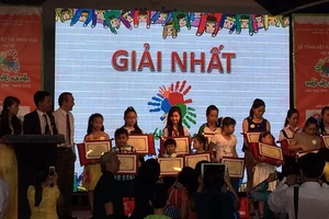 Trao giải hội thi Nét Vẽ Xanh năm học 2018 - 2019