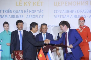 Lễ ký kết thỏa thuận phát triển quan hệ hợp tác giữa Tổng công ty Hàng không Việt Nam (Vietnam Airlines) và Hãng hàng không quốc gia Nga (Aeroflot). Nguồn: BAOTINTUC.VN