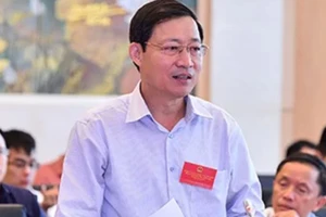 Ông Bùi Văn Cửu bị Ủy ban kiểm tra Tỉnh ủy Hòa Bình cảnh cáo vì để xảy ra sai phạm nâng điểm cho thí sinh. Ảnh: QUOCHOI
